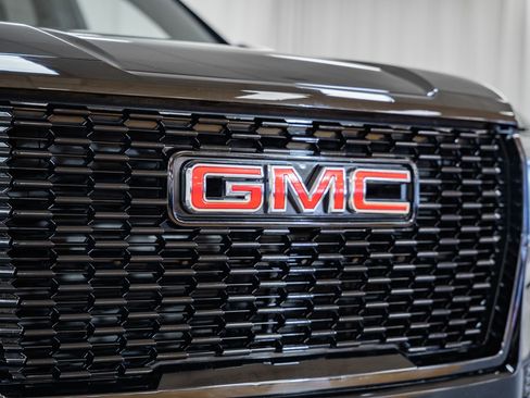 Used 2021 GMC Yukon SLT image 7