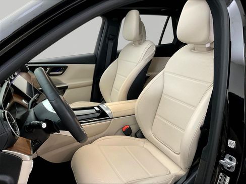 Certified 2024 Mercedes-Benz GLC 300 4MATIC image 21