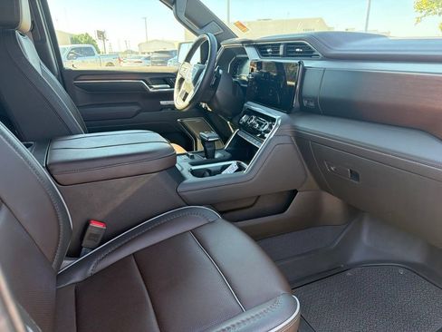 Used 2024 GMC Sierra 1500 Denali AWD/4WD image 11