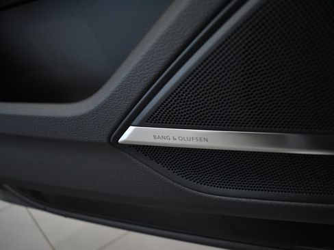 New 2025 Audi A8 L 3.0T image 38