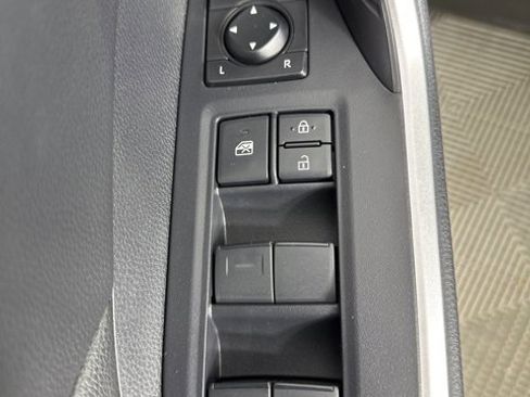 Used 2023 Toyota RAV4 LE image 24