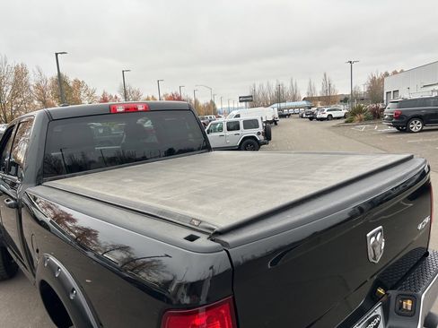 Used 2017 RAM 1500 ST w/ SXT Appearance Group image 4