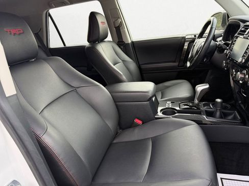 Used 2024 Toyota 4Runner TRD Off-Road Premium image 15