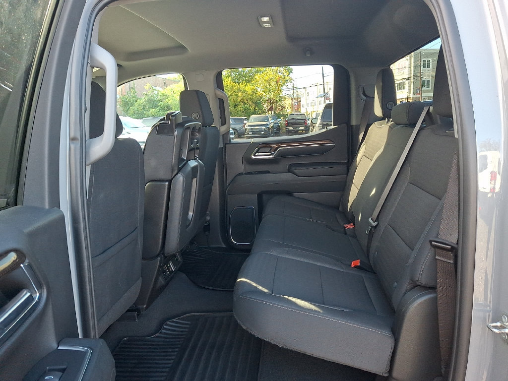 Used 2024 Chevrolet Silverado 1500 LT AWD/4WD image 10