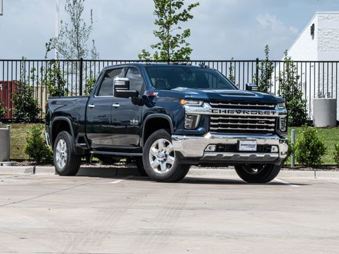 Used 2020 Chevrolet Silverado 2500 LTZ w/ LTZ Texas Edition AWD/4WD image 2