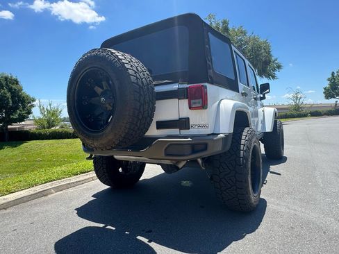 Used 2016 Jeep Wrangler Unlimited Sahara AWD/4WD image 31