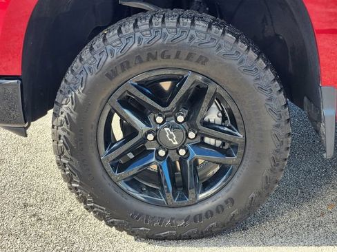 Used 2025 Chevrolet Silverado 1500 LT Trail Boss w/ Convenience Package II AWD/4WD image 11