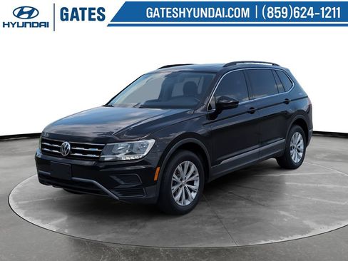 Used 2018 Volkswagen Tiguan SE w/ Panoramic Sunroof Package AWD/4WD image 5