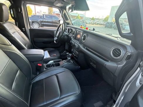 Used 2020 Jeep Gladiator Overland AWD/4WD image 10