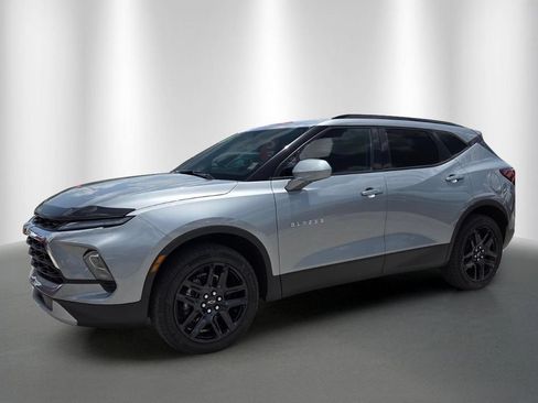 Used 2023 Chevrolet Blazer LT w/ Convenience Package FWD image 2