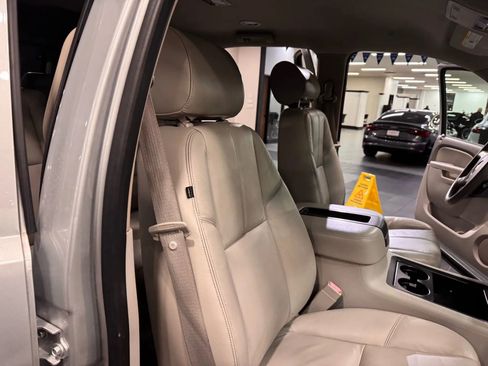 Used 2011 Chevrolet Tahoe LT image 13