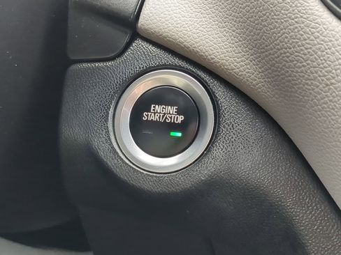 Used 2023 Chevrolet Equinox LT w/ Driver Convenience Package image 21