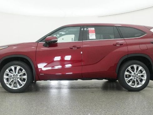 New 2026 Toyota Highlander Limited AWD/4WD image 19
