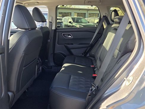 New 2026 Nissan Rogue Platinum image 4