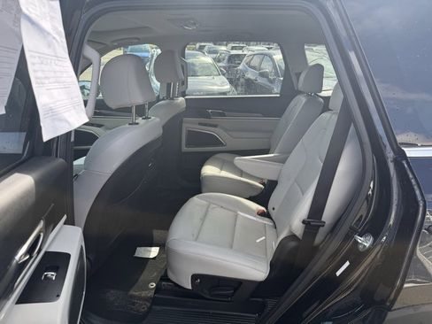 Used 2023 Kia Telluride S w/ S Sunroof Package image 9