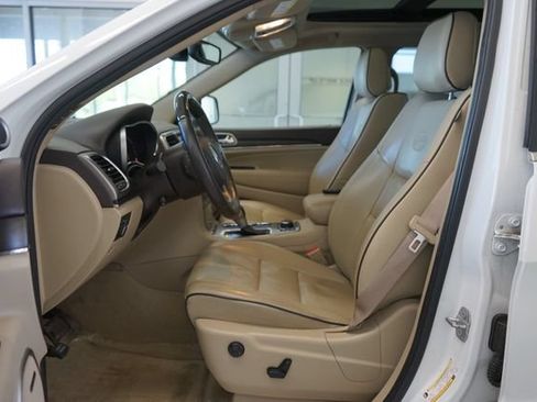 Used 2018 Jeep Grand Cherokee Overland AWD/4WD image 21