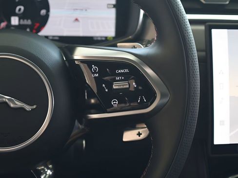 New 2026 Jaguar F-PACE SVR image 18