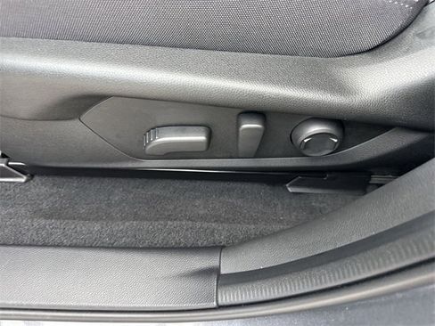 Certified 2025 Subaru Crosstrek 2.0i Premium image 12