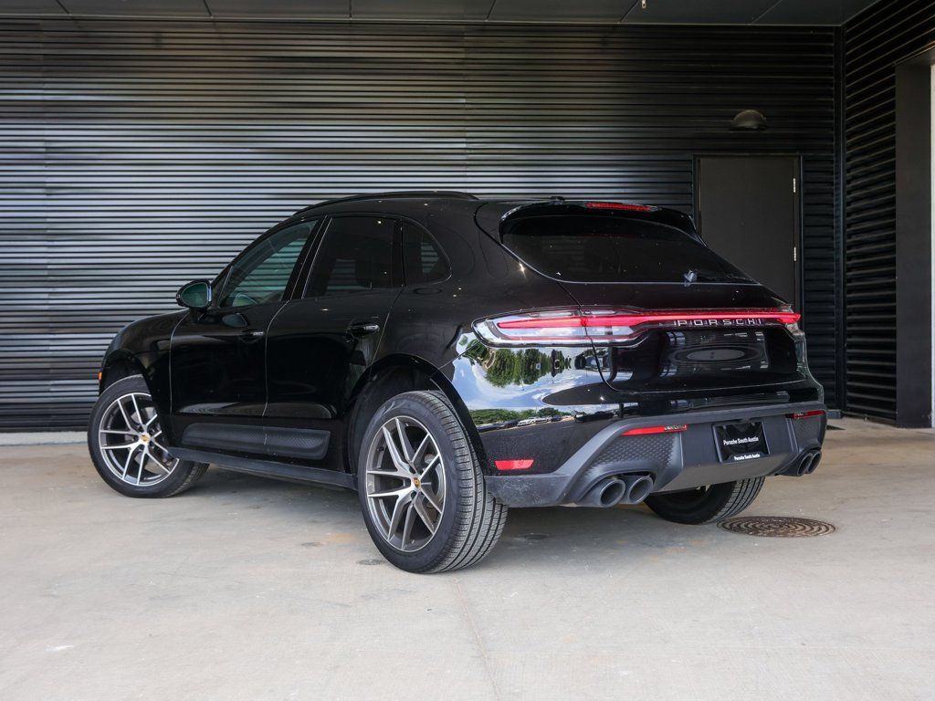 Certified 2026 Porsche Macan AWD/4WD image 3