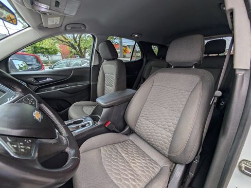Used 2020 Chevrolet Equinox LT FWD image 16