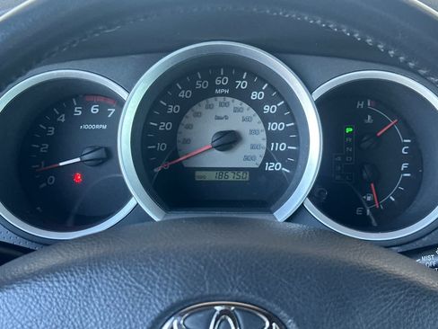 Used 2006 Toyota Tacoma PreRunner RWD image 21