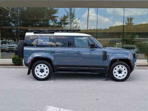 Used 2025 Land Rover Defender 110 S AWD/4WD image 8