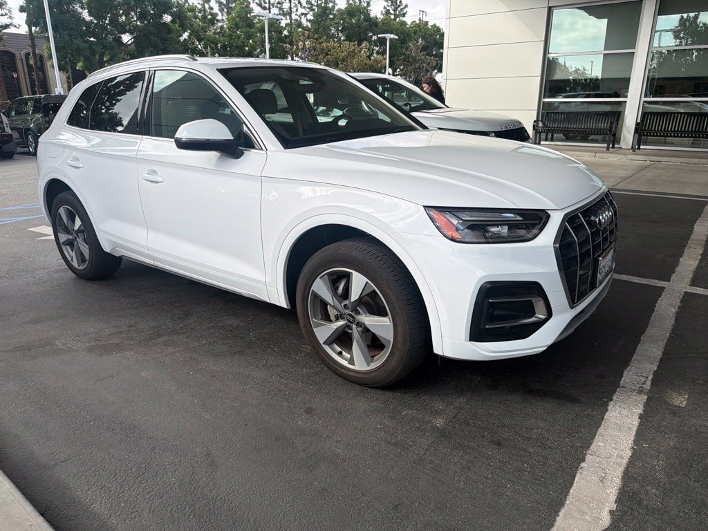 Used 2023 Audi Q5 2.0T Premium Plus w/ Premium Plus Package AWD/4WD image 2