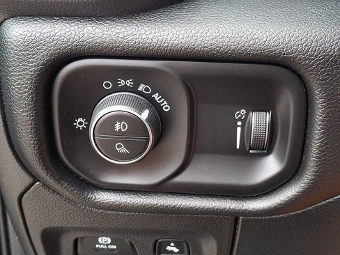Used 2020 RAM 1500 Big Horn AWD/4WD image 23
