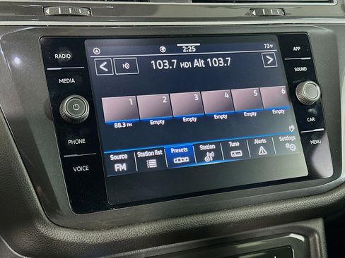 Used 2023 Volkswagen Tiguan SE image 19