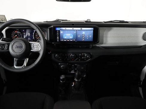 Used 2024 Jeep Wrangler Unlimited Sahara AWD/4WD image 13