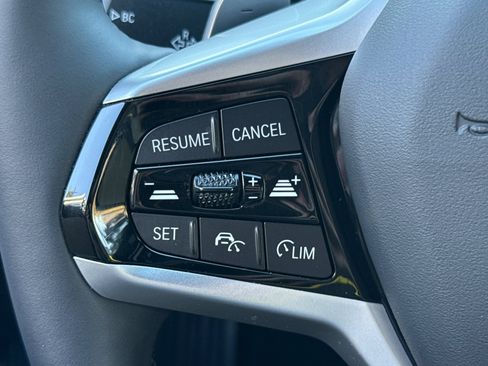 Used 2025 BMW 330i Sedan w/ Premium Package image 30