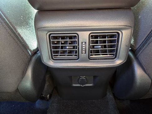 Used 2023 Toyota RAV4 LE AWD/4WD image 16