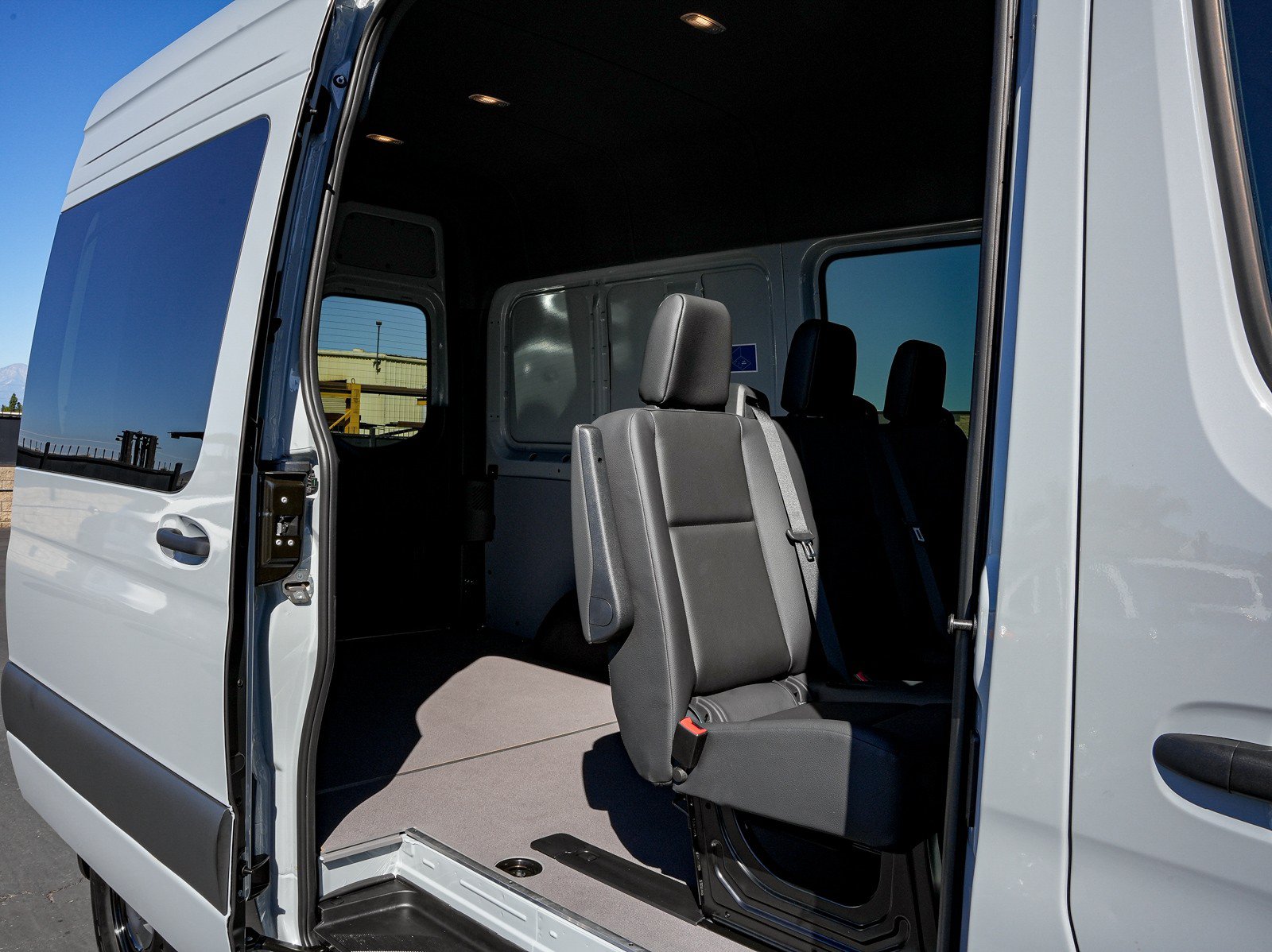 Used 2026 Mercedes-Benz Sprinter 2500 image 5