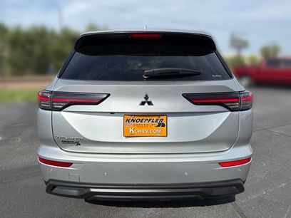 Used 2025 Mitsubishi Outlander ES