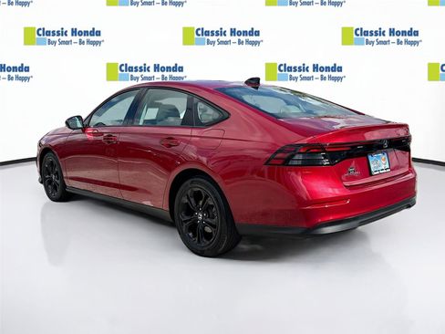 Certified 2025 Honda Accord SE image 5
