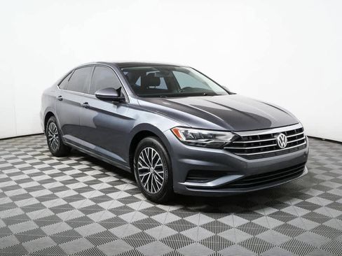 Used 2019 Volkswagen Jetta SE image 1