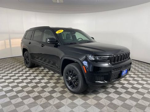 New 2025 Jeep Grand Cherokee L Laredo image 7