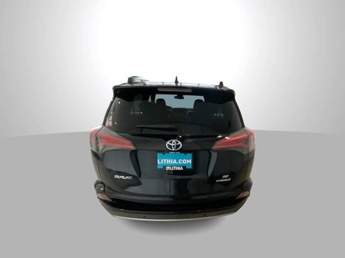 Used 2017 Toyota RAV4 SE w/ Advanced Technology Package image 7