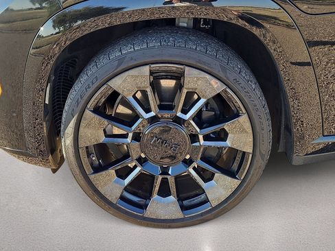 Used 2023 BMW XM AWD/4WD image 10
