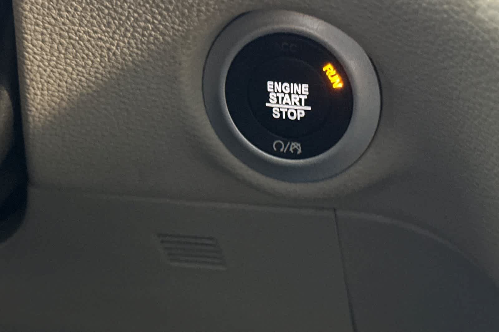 Used 2023 Chrysler Pacifica Touring-L FWD image 39