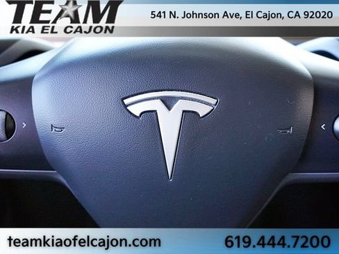 Used 2022 Tesla Model Y Long Range AWD/4WD image 39