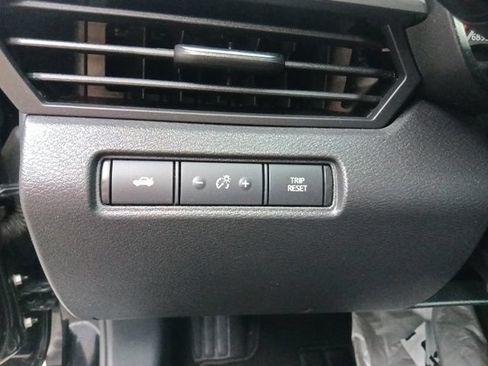 Used 2024 Nissan Altima 2.5 SV FWD image 17