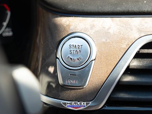 Used 2020 BMW 750i xDrive xDrive M SPORT LINE w/ Executive Package image 34