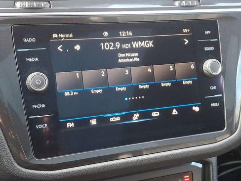 Used 2022 Volkswagen Tiguan SE R-Line image 18