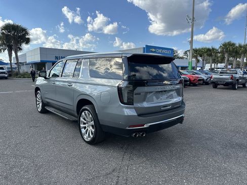 Certified 2025 Chevrolet Suburban Premier image 14