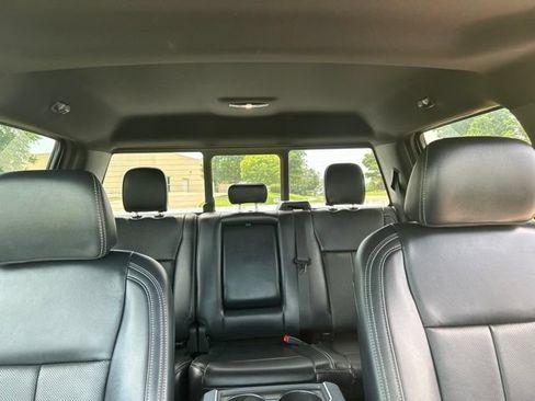 Used 2022 Ford F250 Lariat w/ Lariat Ultimate Package AWD/4WD image 12