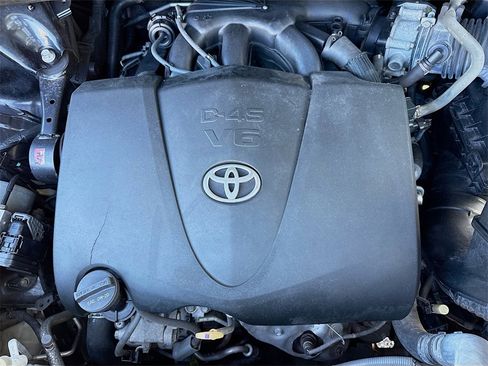 Used 2017 Toyota Highlander XLE image 34