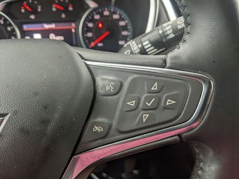 Used 2021 Chevrolet Equinox LT image 23