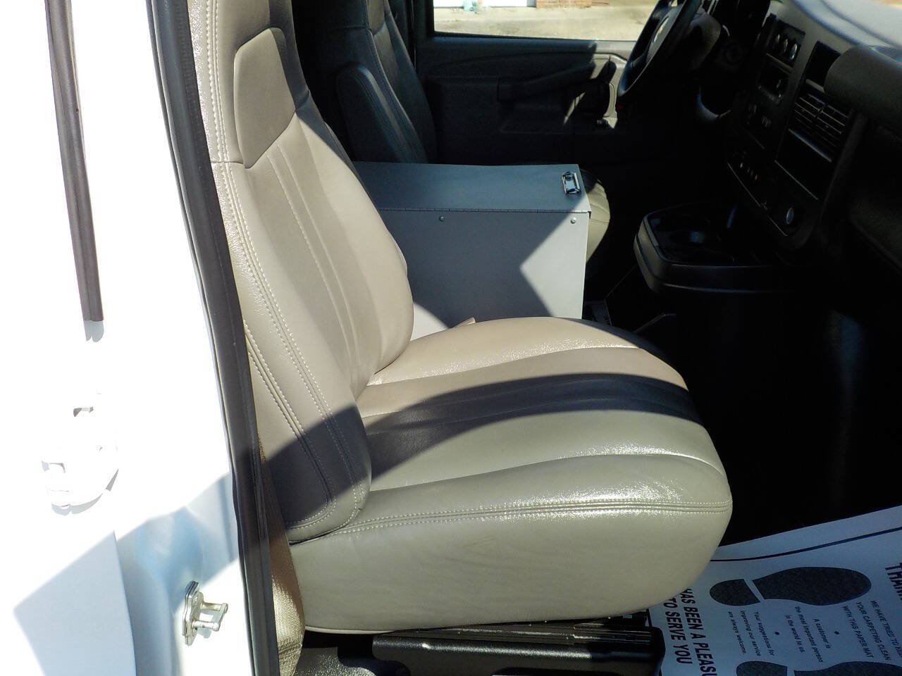 Used 2021 Chevrolet Express 2500 w/ Driver Convenience Package RWD image 26