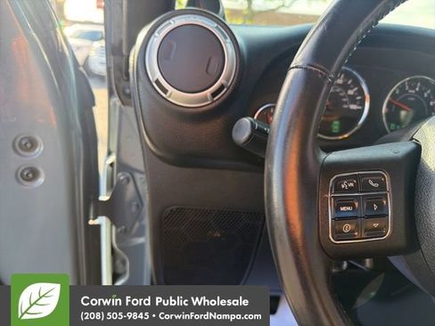 Used 2014 Jeep Wrangler Unlimited Sahara w/ Dual Top Group AWD/4WD image 15